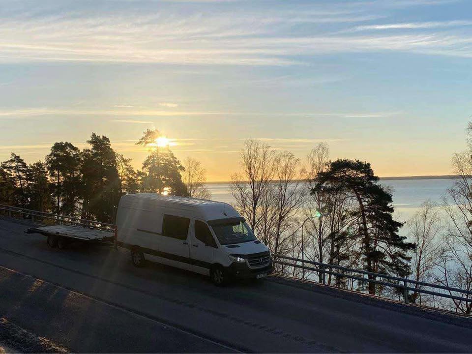 ArcoTravel mikroautobusas kelyje